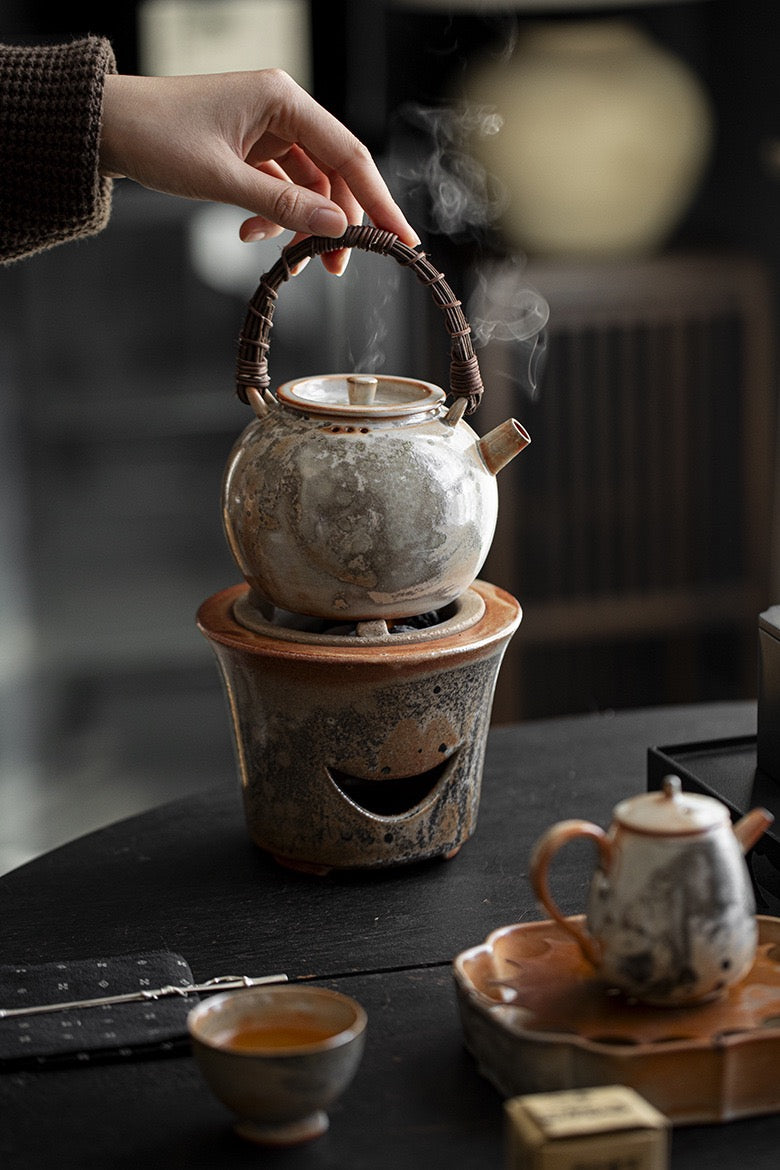 Coarse Earthenware Smiling Face tea stove