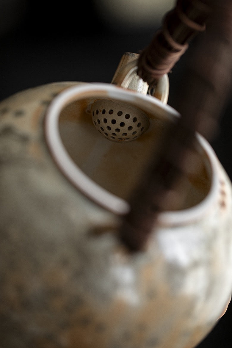 Coarse Earthenware Smiling Face tea stove