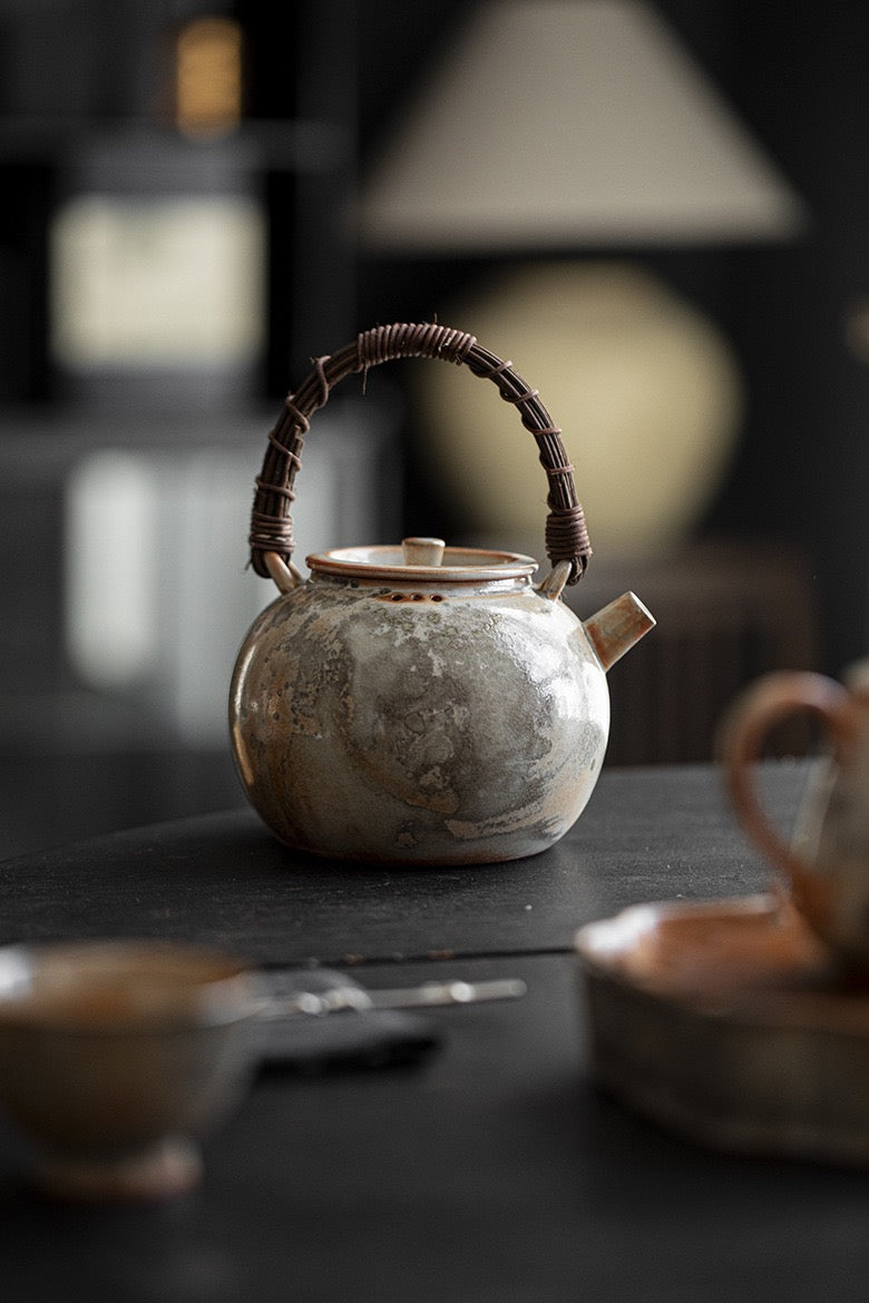 Coarse Earthenware Smiling Face tea stove