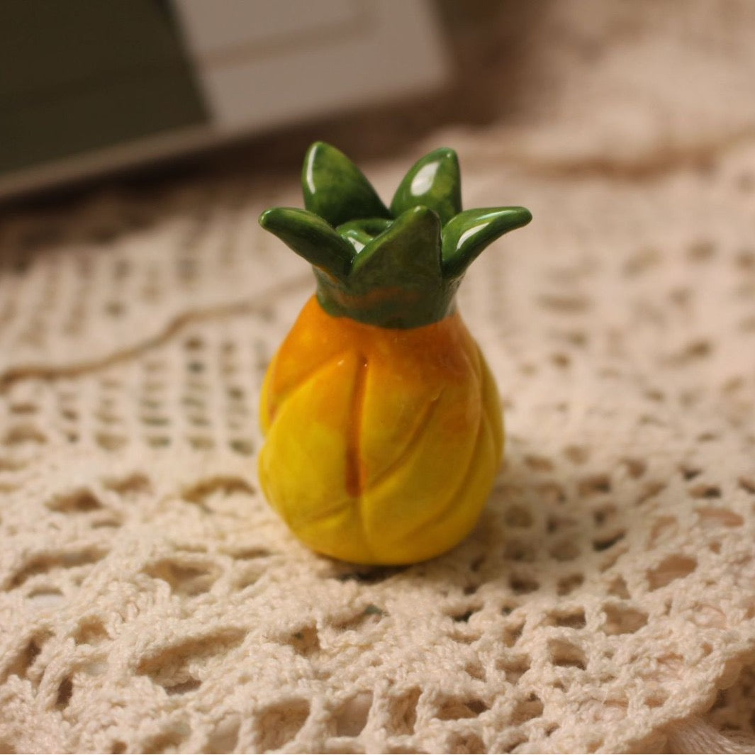 Pineapple tea pet