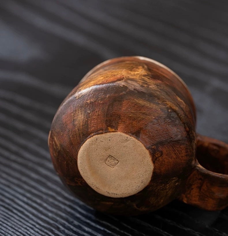 Coarse earthenware mug