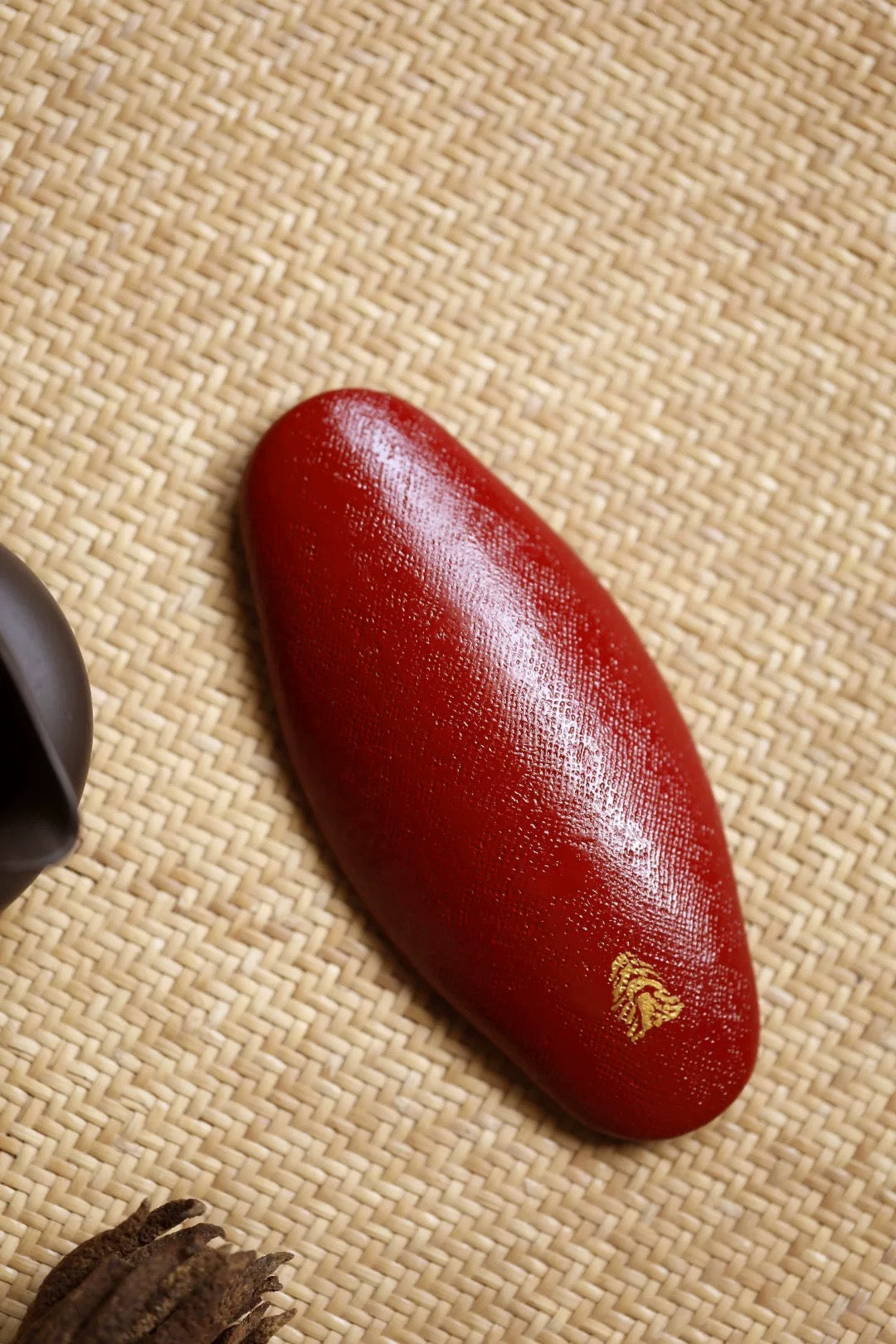 Lacquer Eggshell Texture tea scoop