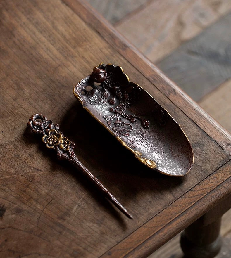 Relief Plum Blossoms tea scoop