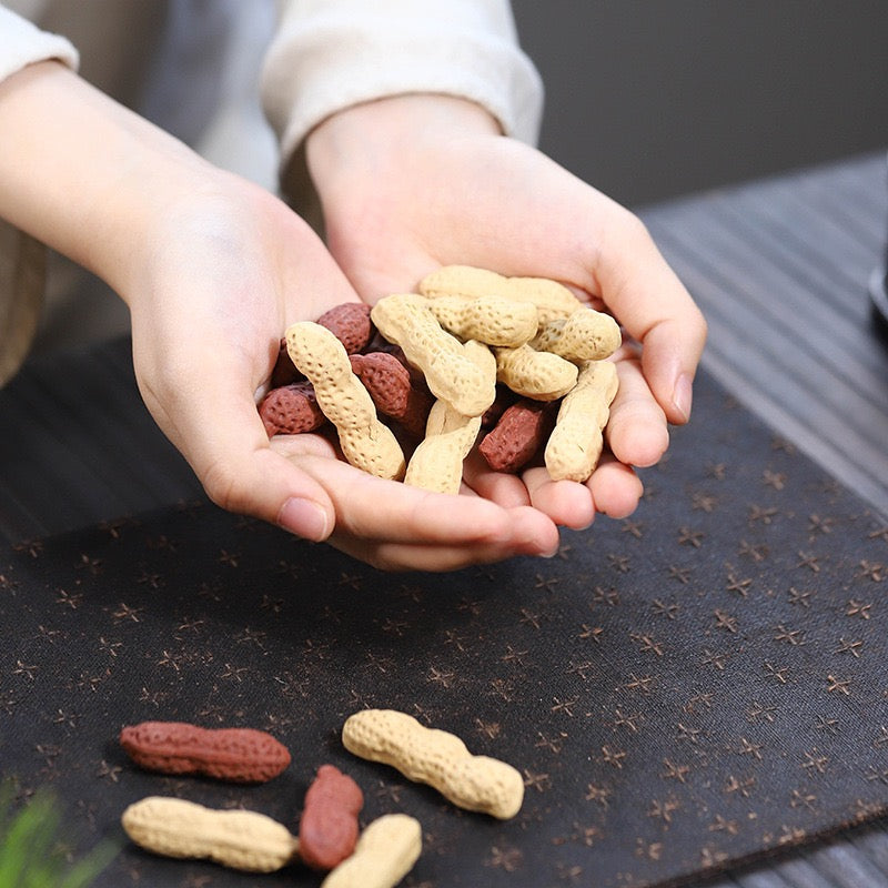Bionic Peanut tea pet