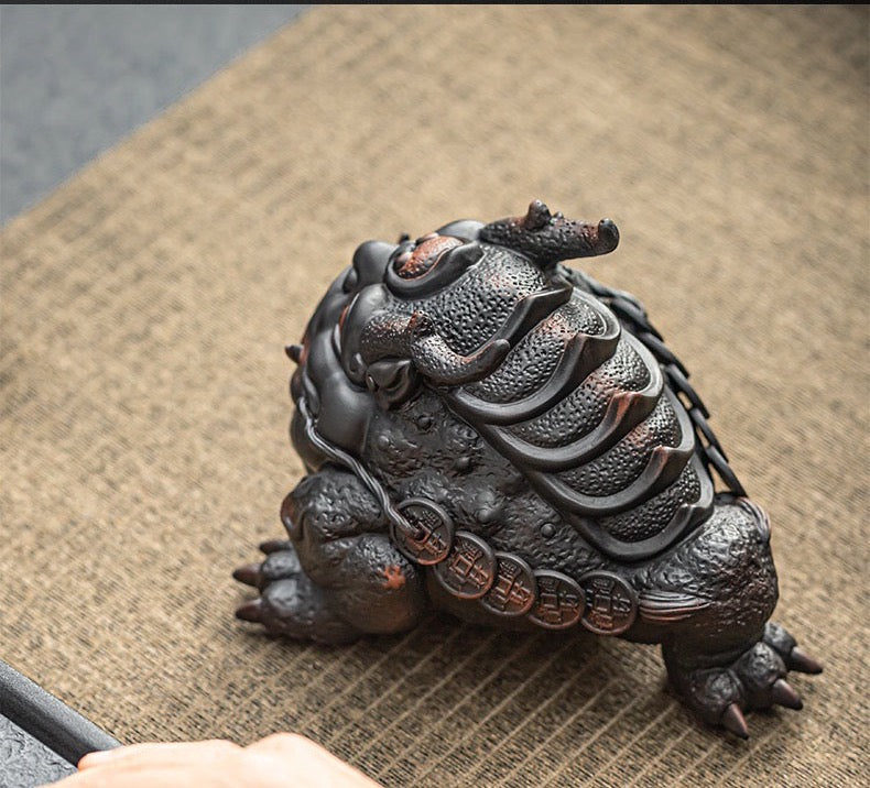 The Golden Toad Spirit Beast tea pet