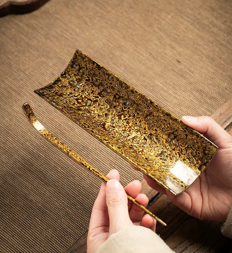 Black And Gold Lacquer