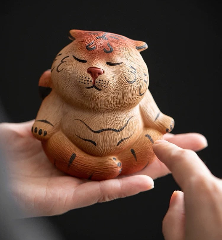 Sitting Tiger tea pet