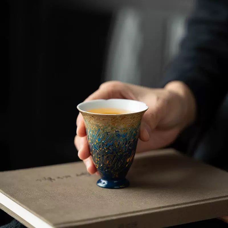 Lacquer teacup