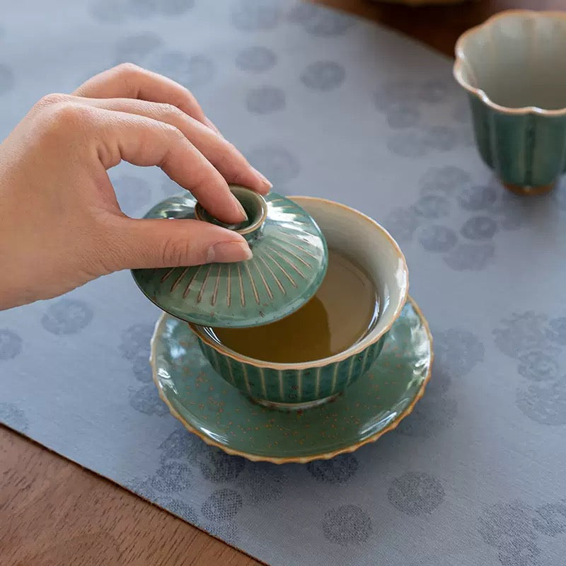 Green Ruyi gaiwan