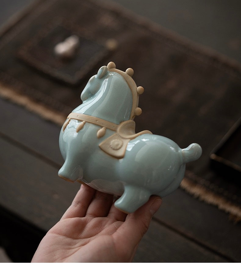 Blue Horse tea pet