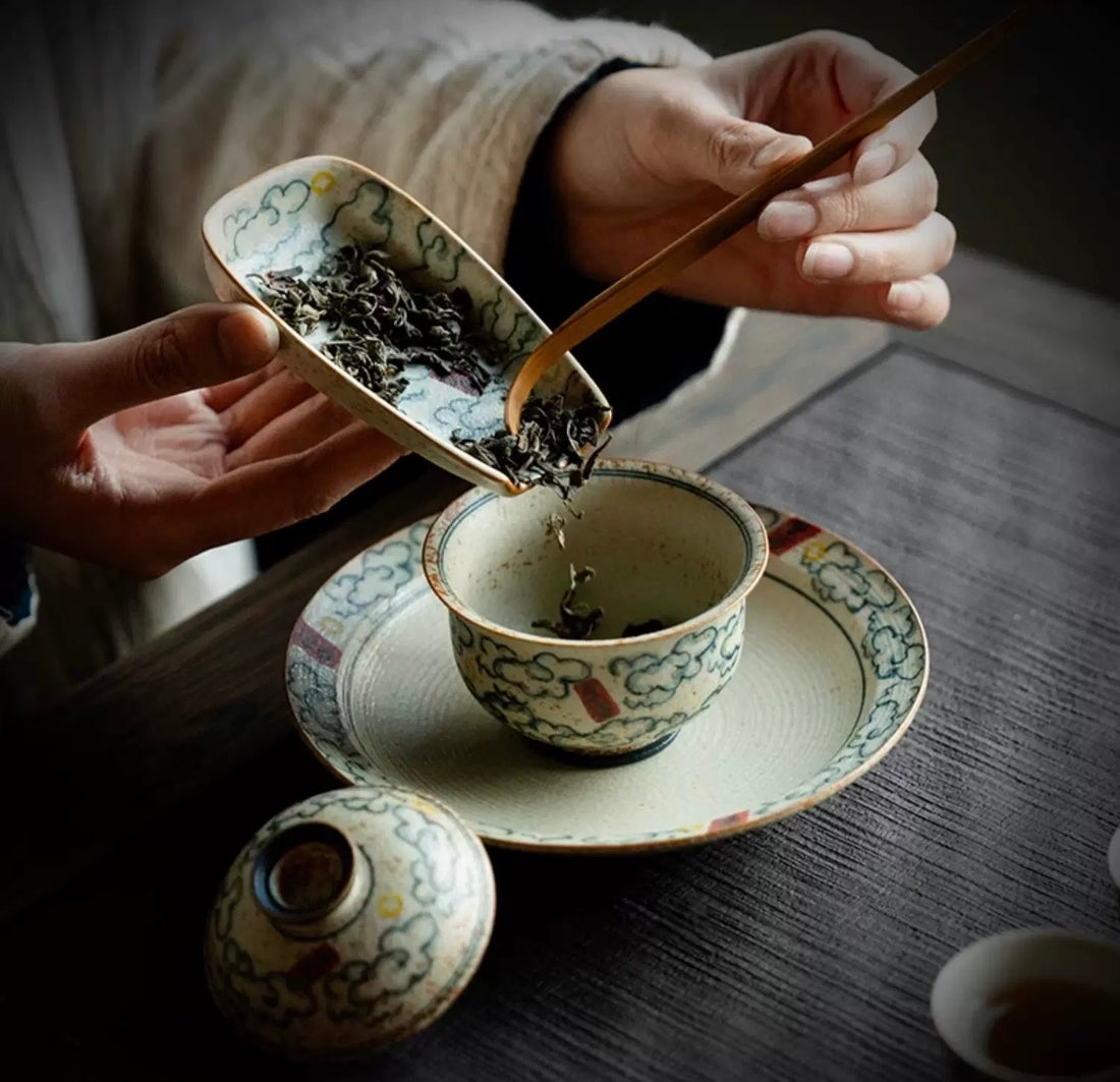Hand-drawn tea scoop