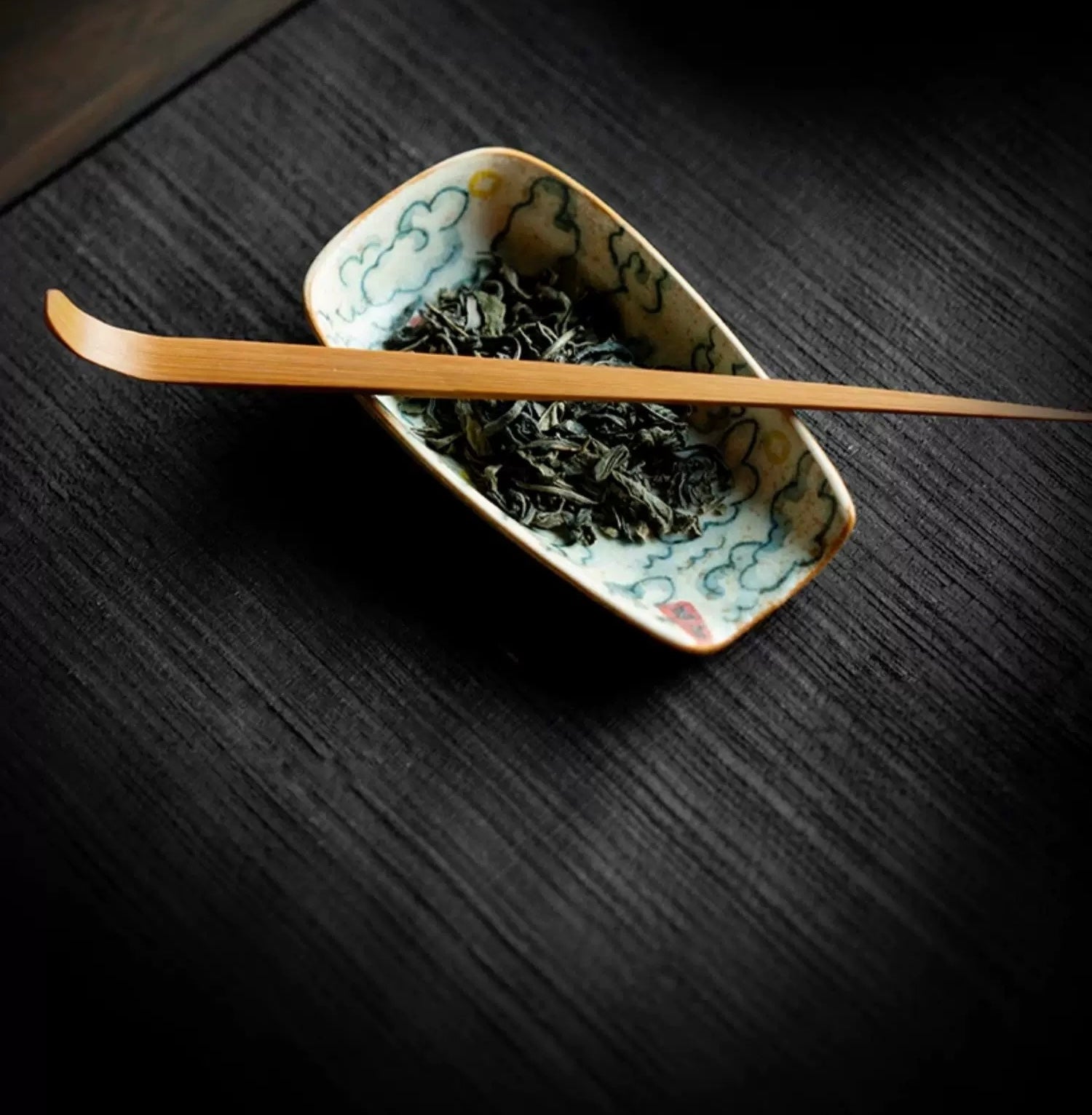 Hand-drawn tea scoop