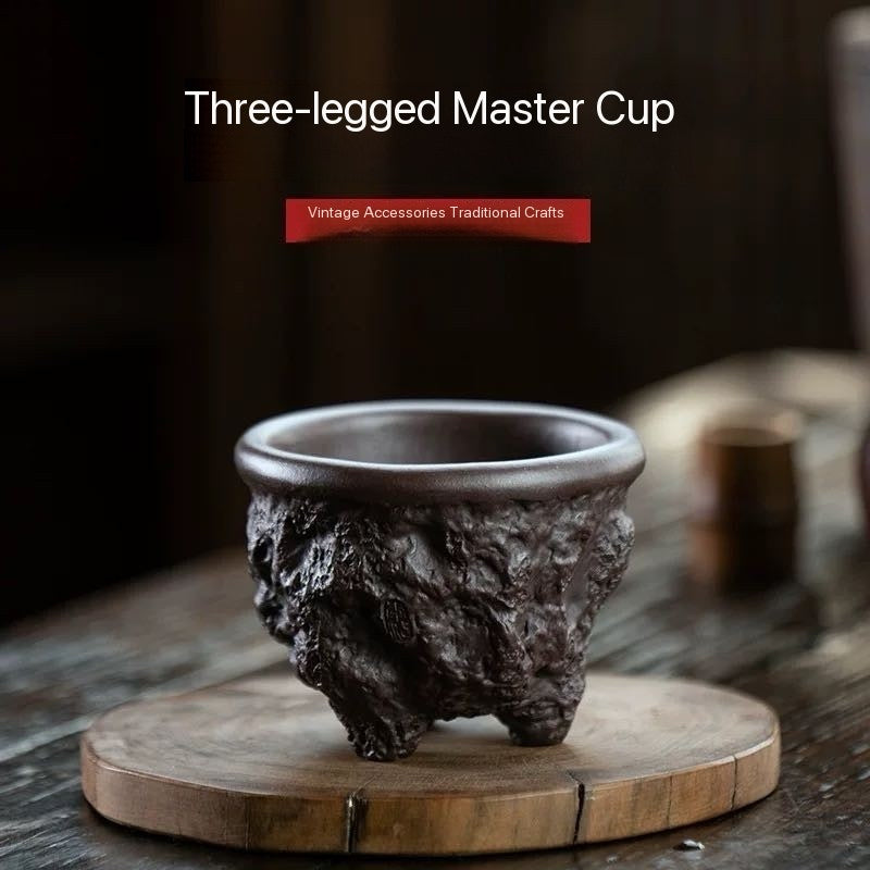 Three-legged master's cup