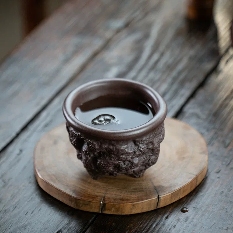 Three-legged master's cup