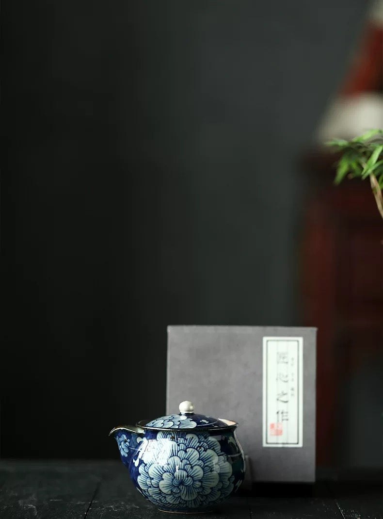 Round Blue And White Porcelain gai wan