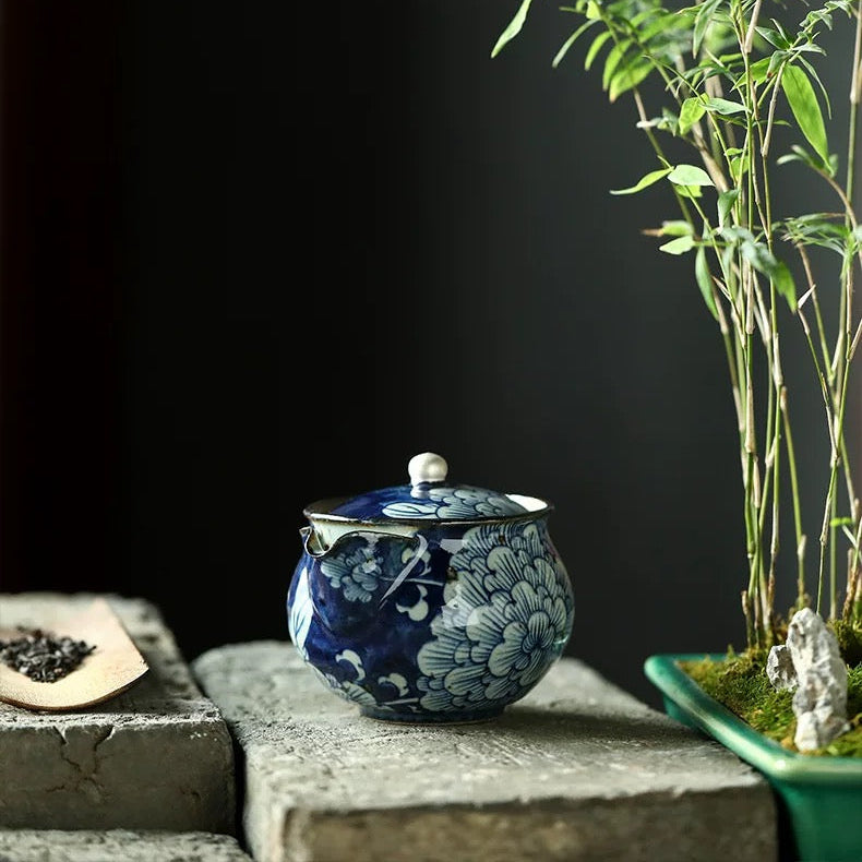 Round Blue And White Porcelain gai wan